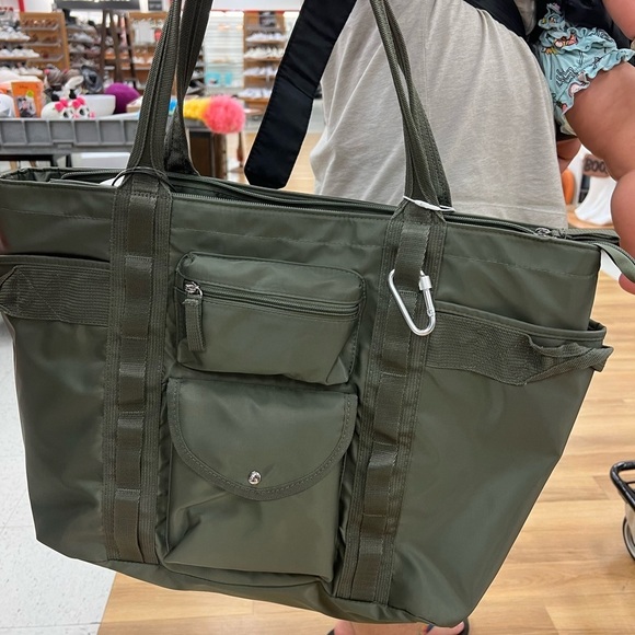NWT Tommy Bahama green XL Nylon durable Travel Totebag Go Everywhere Cargo tote - Picture 4 of 4